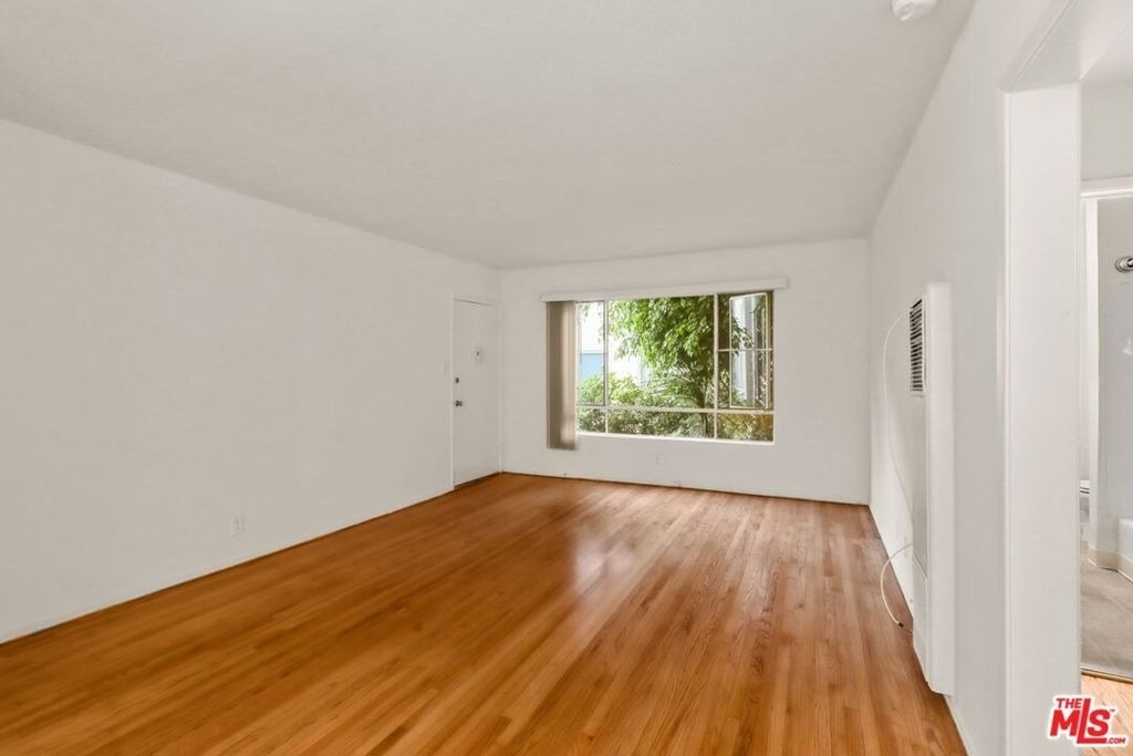 11660 Chenault Street - Photo 11