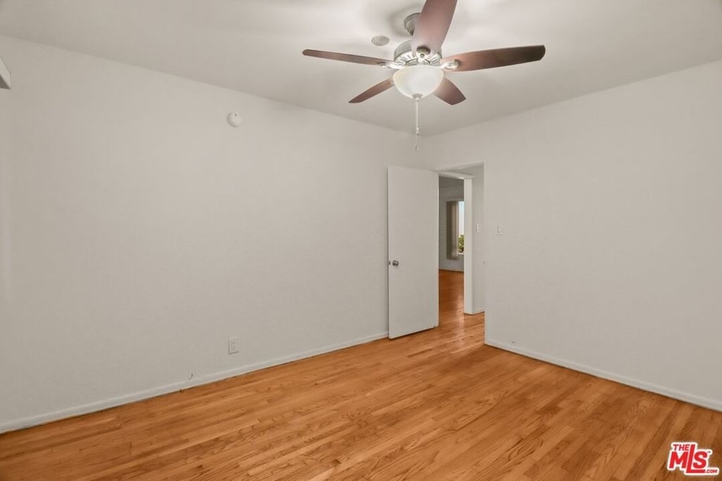 11660 Chenault Street - Photo 13