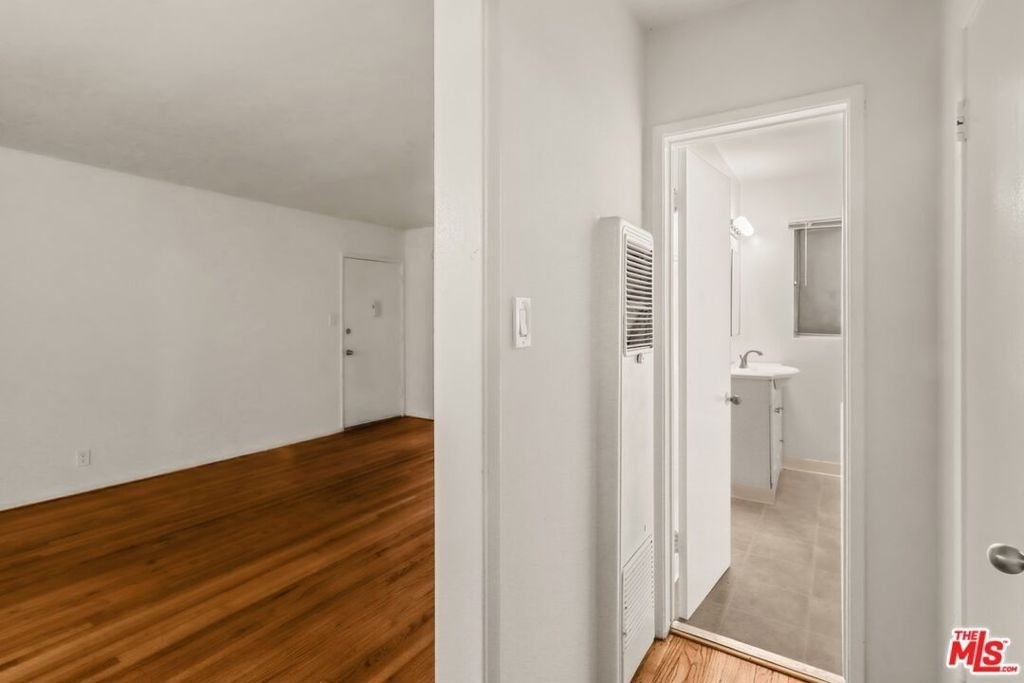 11660 Chenault Street - Photo 15