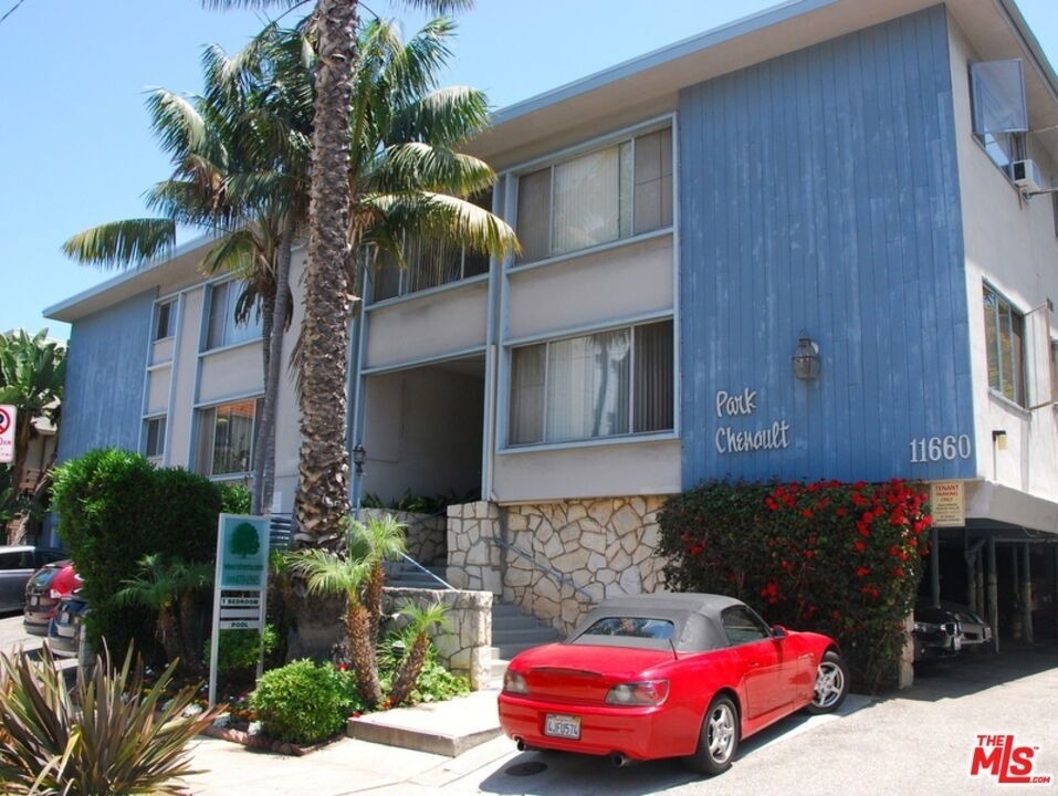 11660 Chenault Street - Photo 0