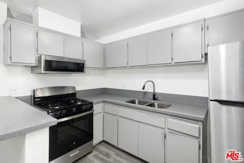 1208 W Adams Boulevard - Photo 5