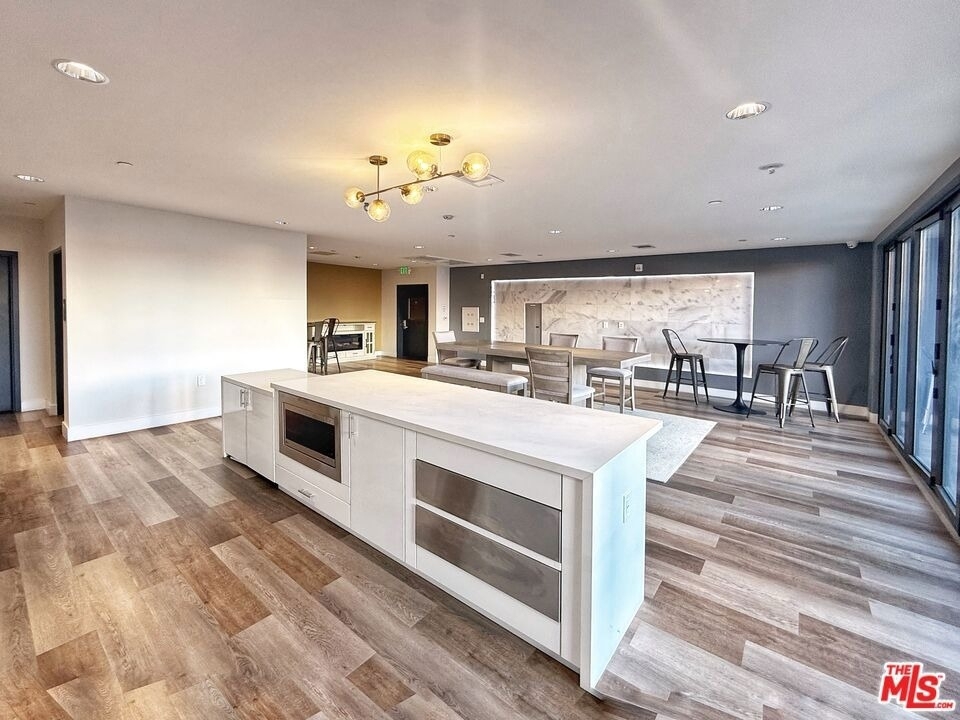 723 S St Andrews Place - Photo 26