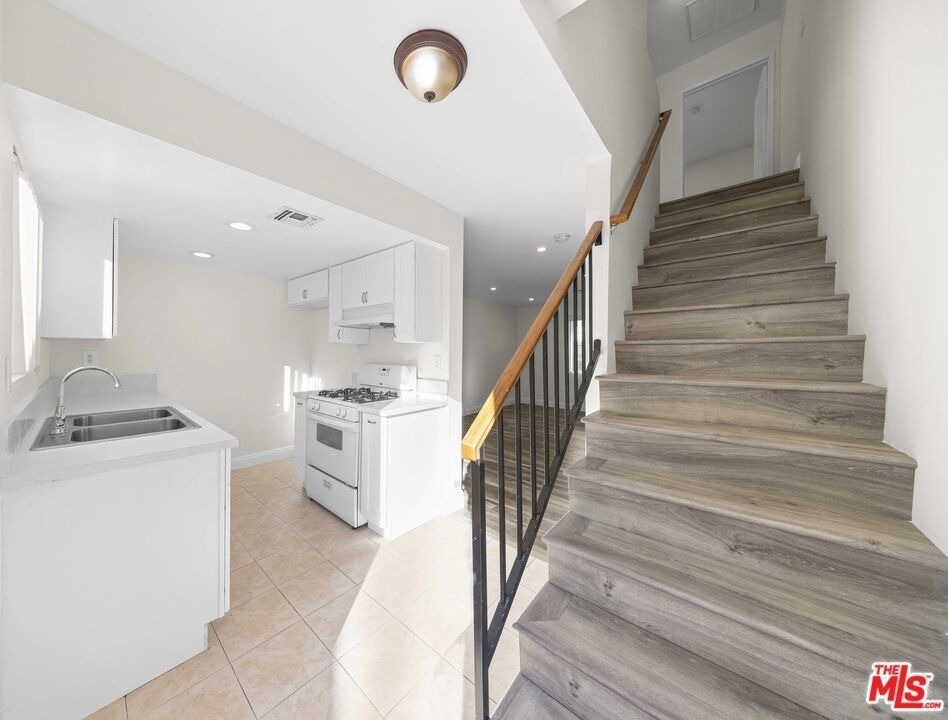 14112 Delano Street - Photo 1