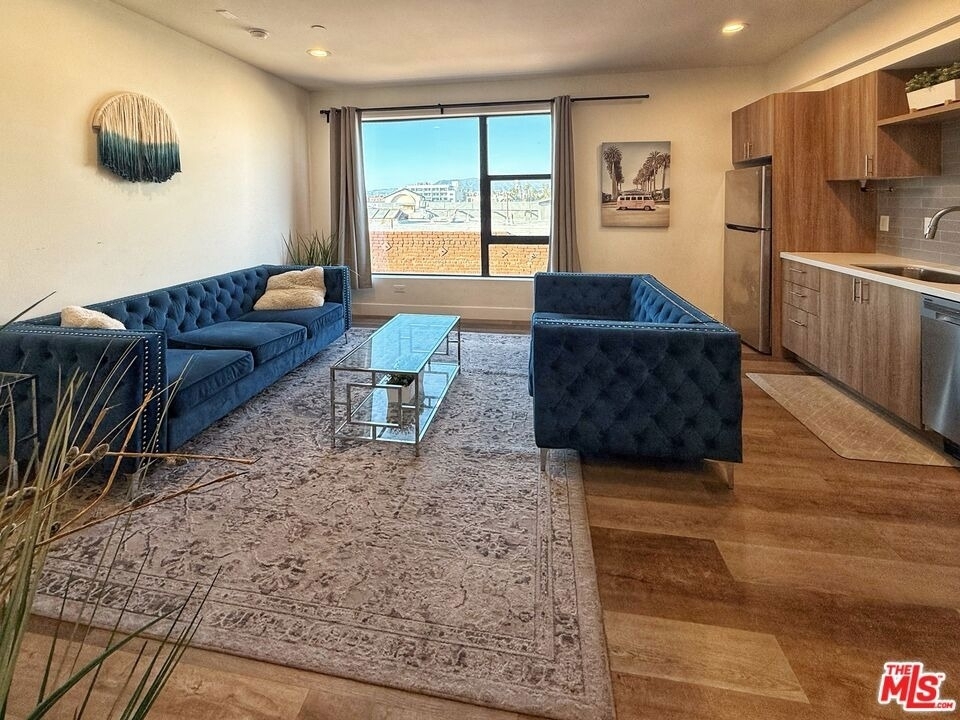 723 S St Andrews Place - Photo 12