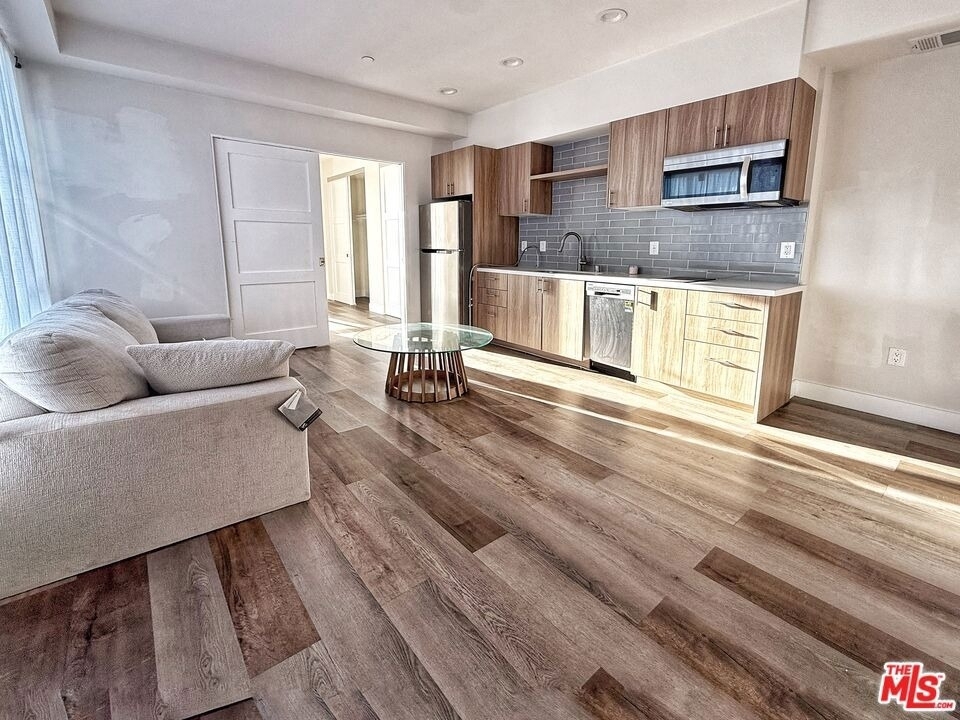 723 S St Andrews Place - Photo 13