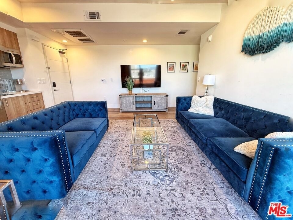 723 S St Andrews Place - Photo 9