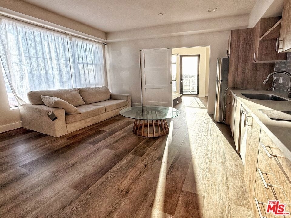 723 S St Andrews Place - Photo 14