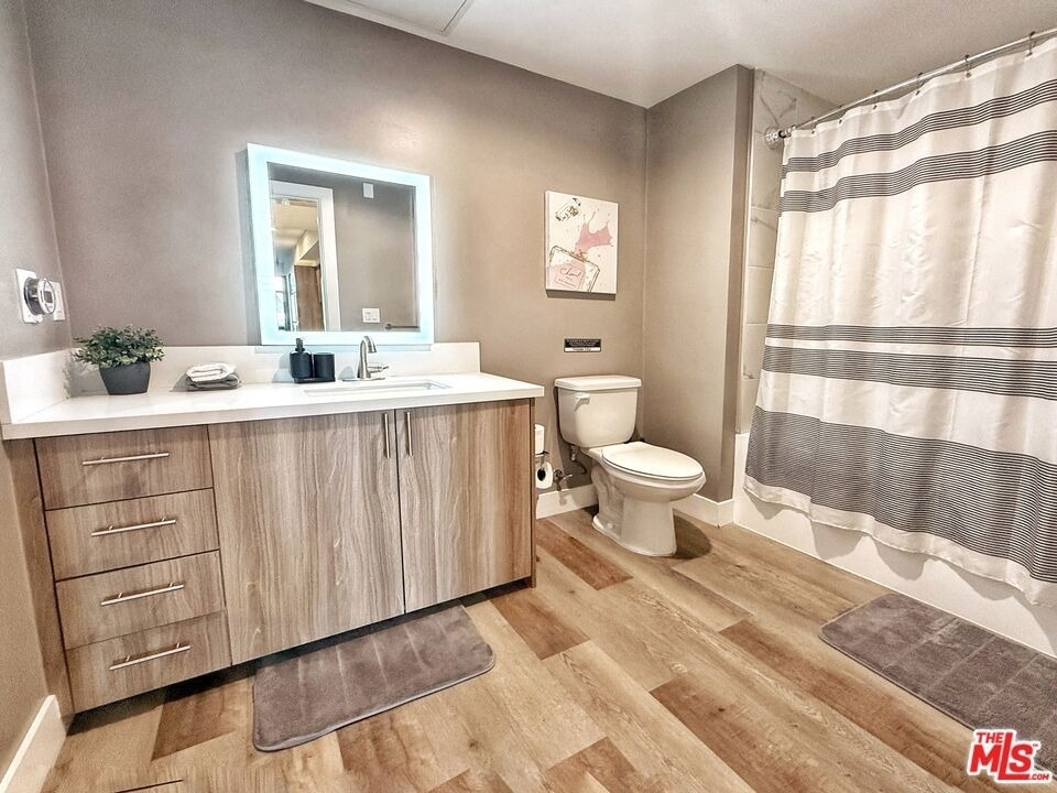 723 S St Andrews Place - Photo 3