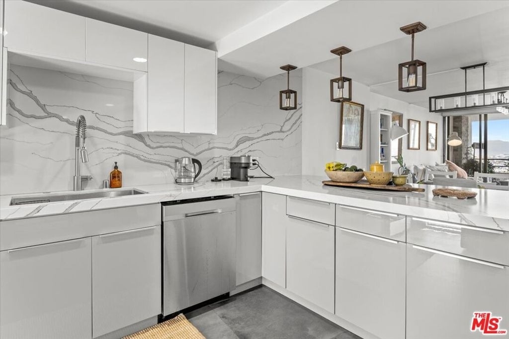 4316 Marina City Drive - Photo 5