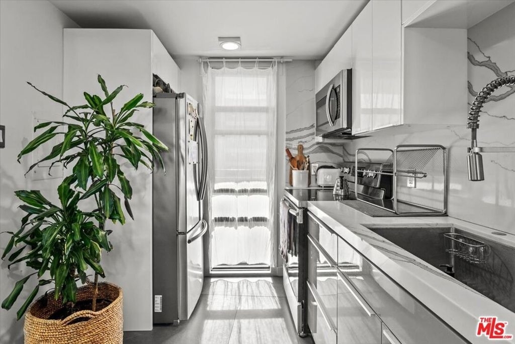 4316 Marina City Drive - Photo 6