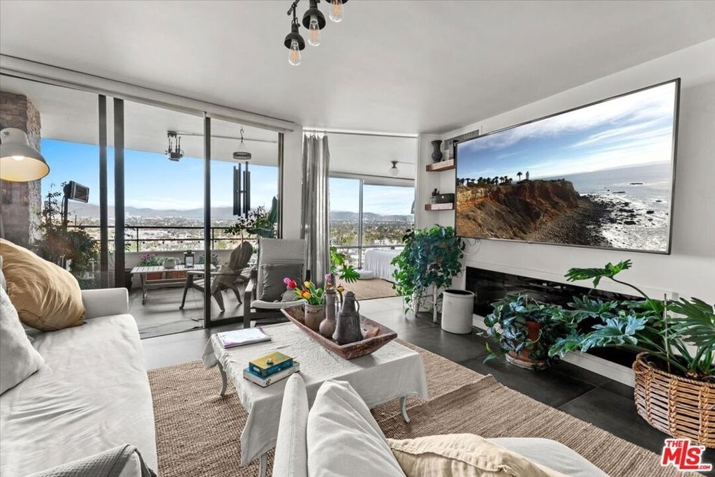 4316 Marina City Drive - Photo 9