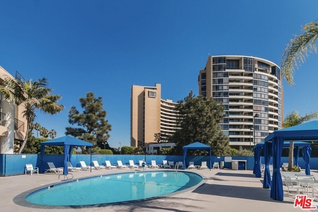4316 Marina City Drive - Photo 33