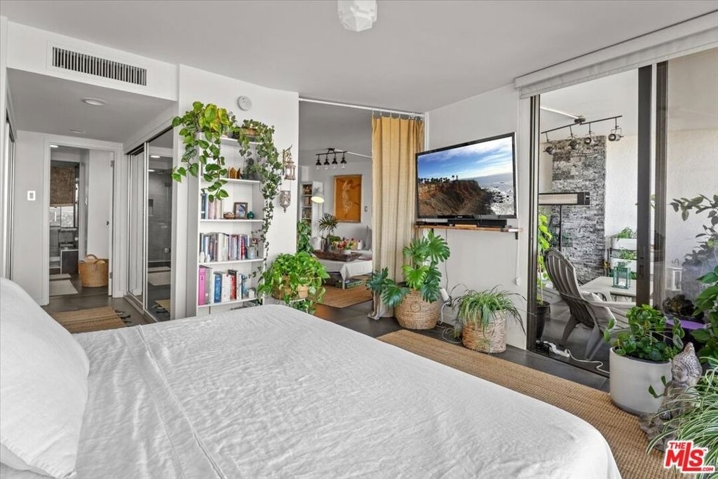 4316 Marina City Drive - Photo 11