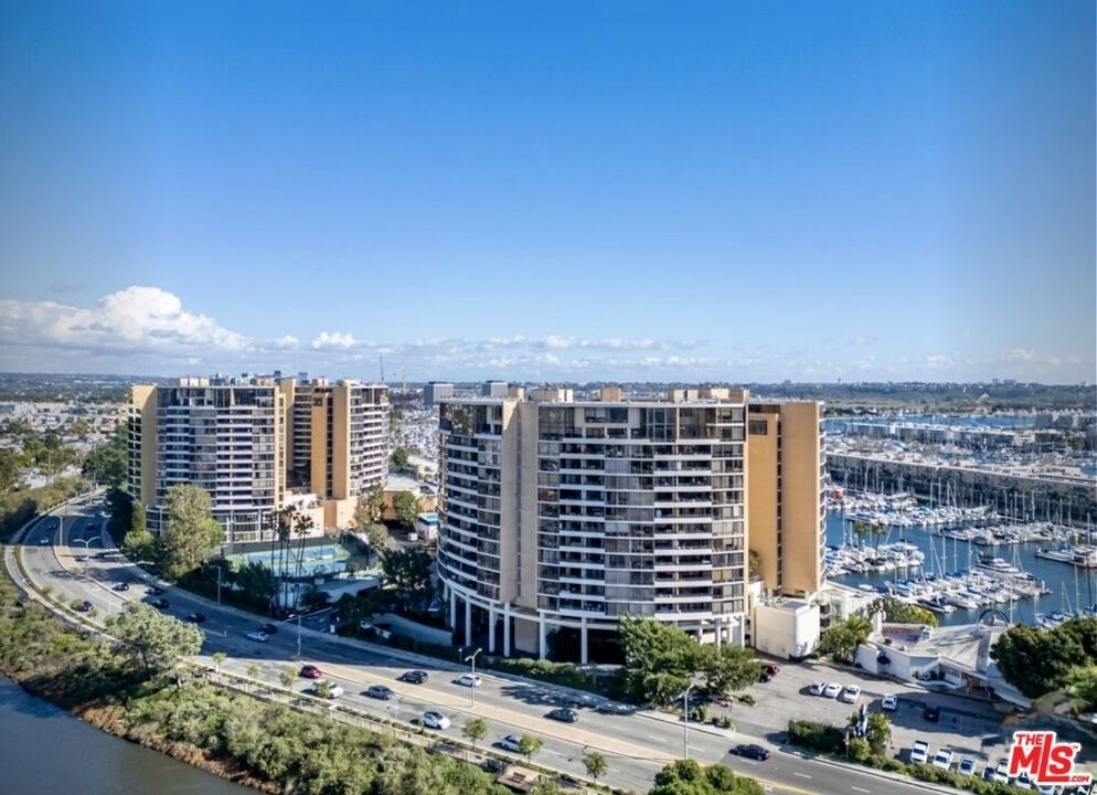 4316 Marina City Drive - Photo 37