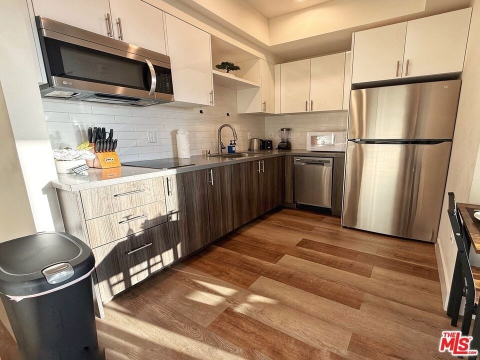 723 S St Andrews Place - Photo 8