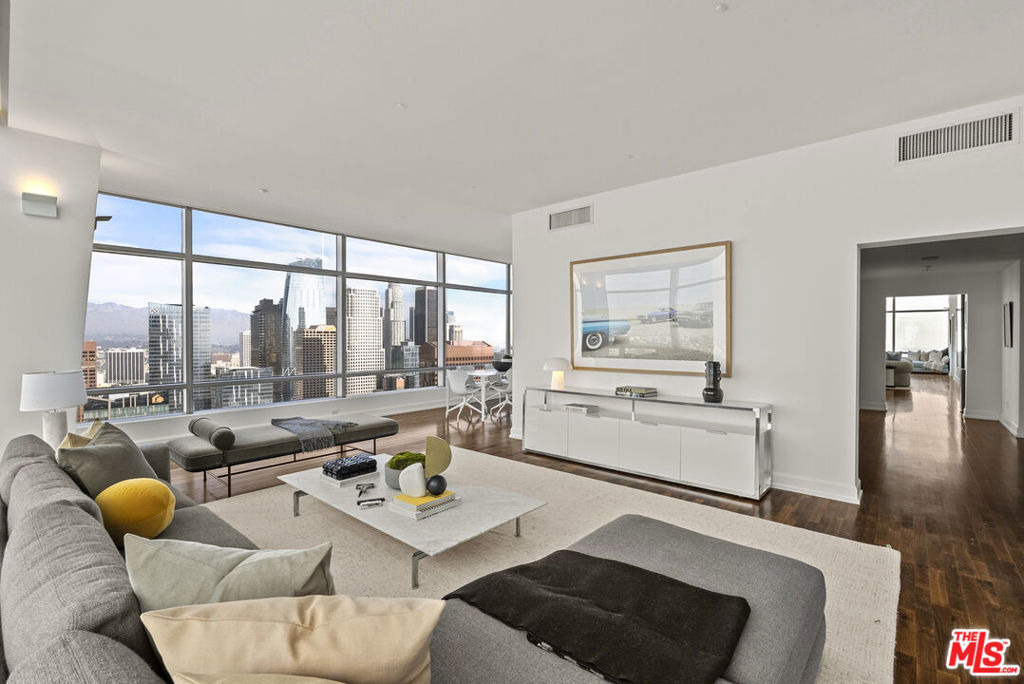 900 W Olympic Boulevard - Photo 23