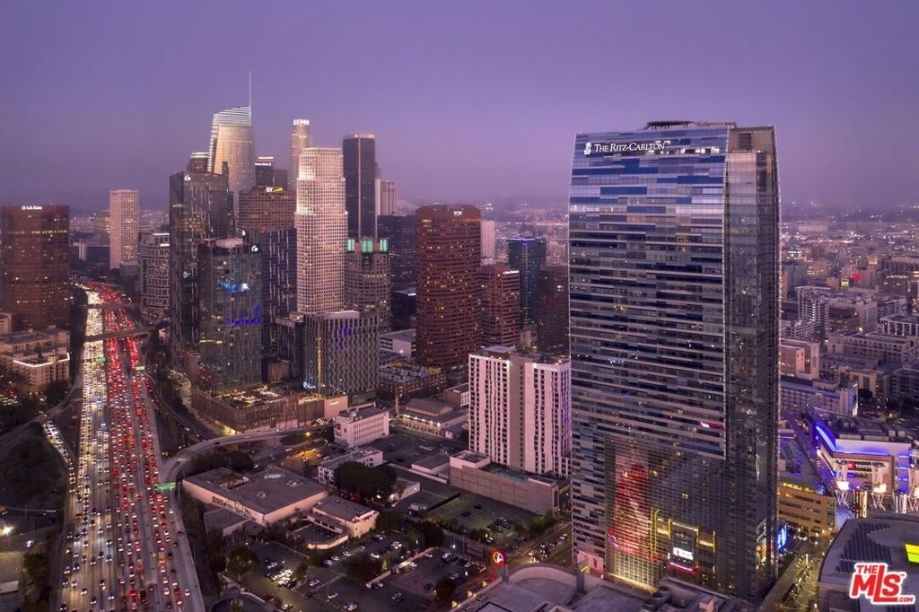 900 W Olympic Boulevard - Photo 1
