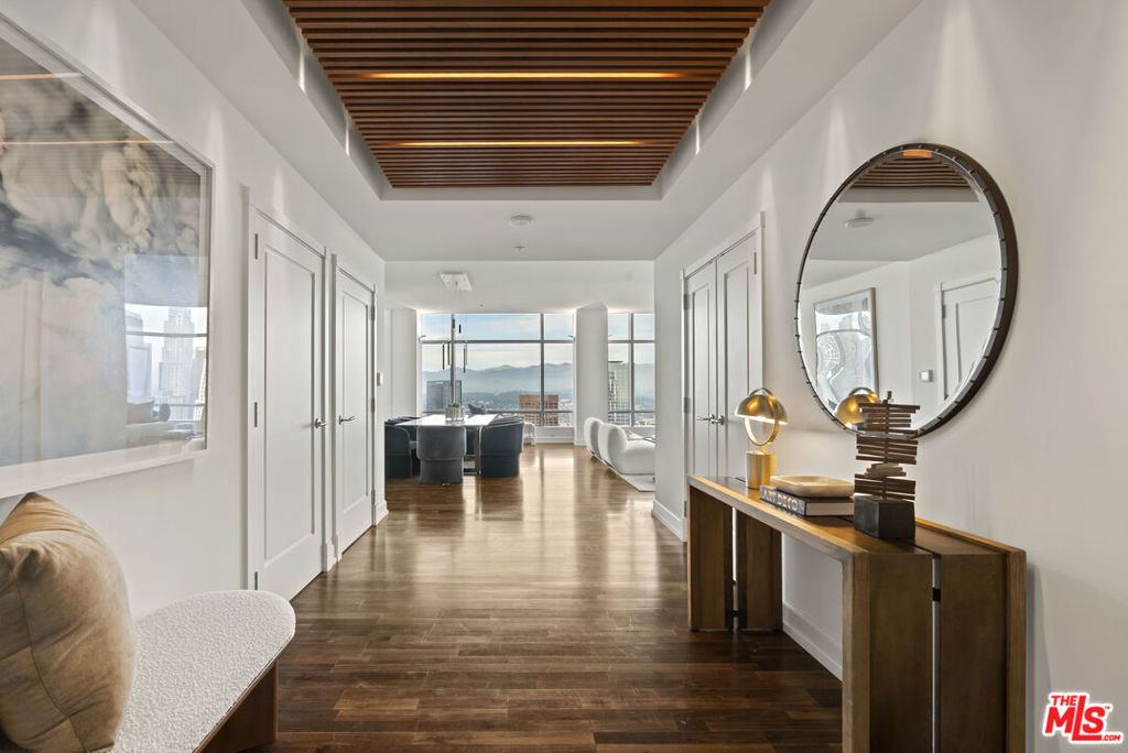 900 W Olympic Boulevard - Photo 2