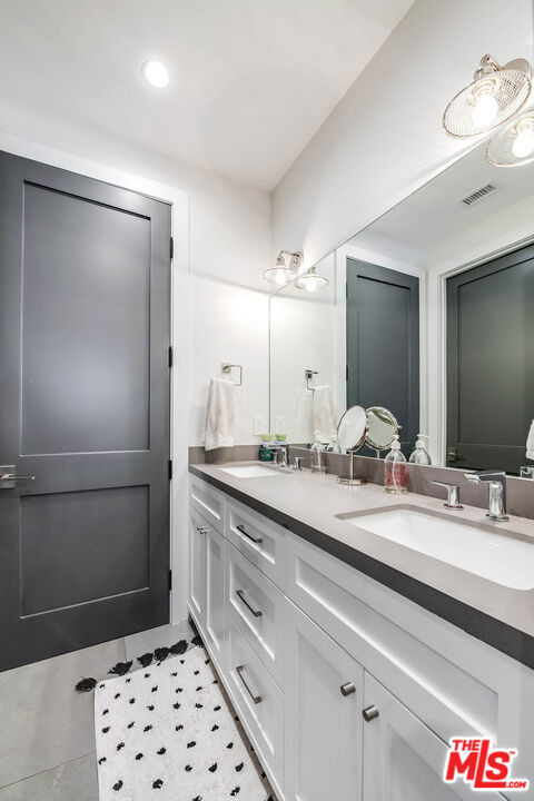 4268 Colbath Avenue - Photo 30