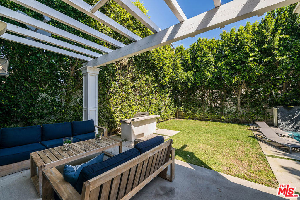4268 Colbath Avenue - Photo 15