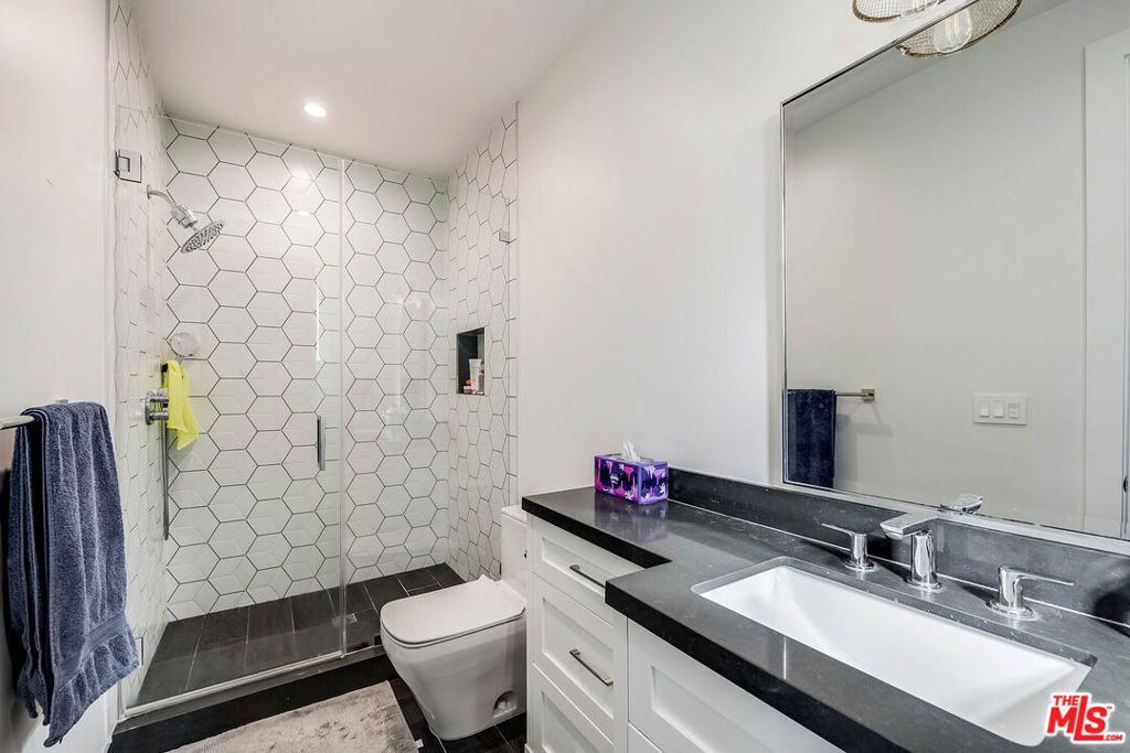 4268 Colbath Avenue - Photo 28