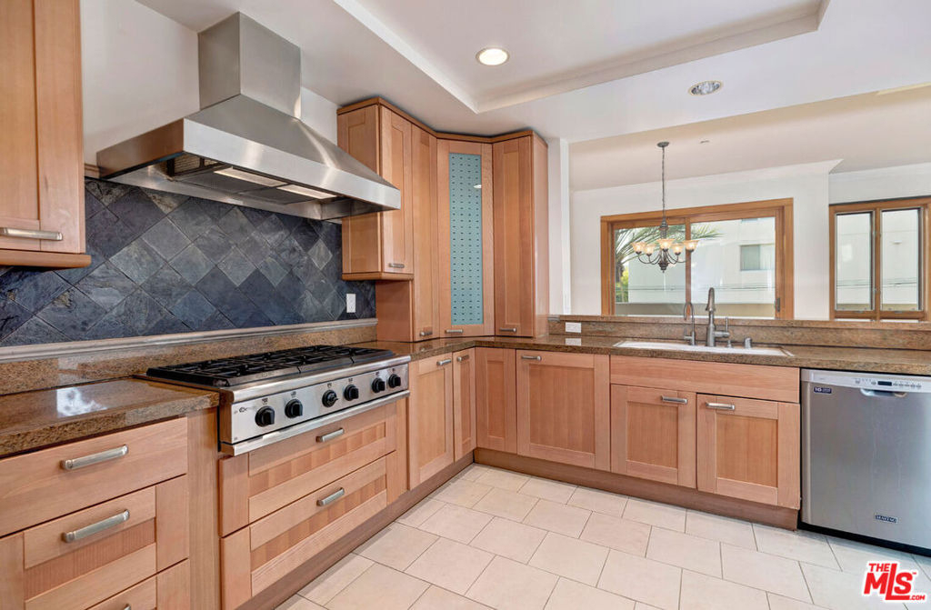 411 N Oakhurst Drive - Photo 11