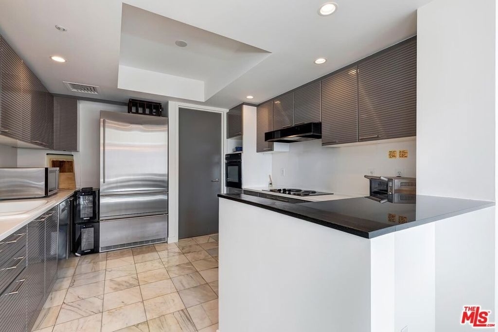 10520 Wilshire Boulevard - Photo 16