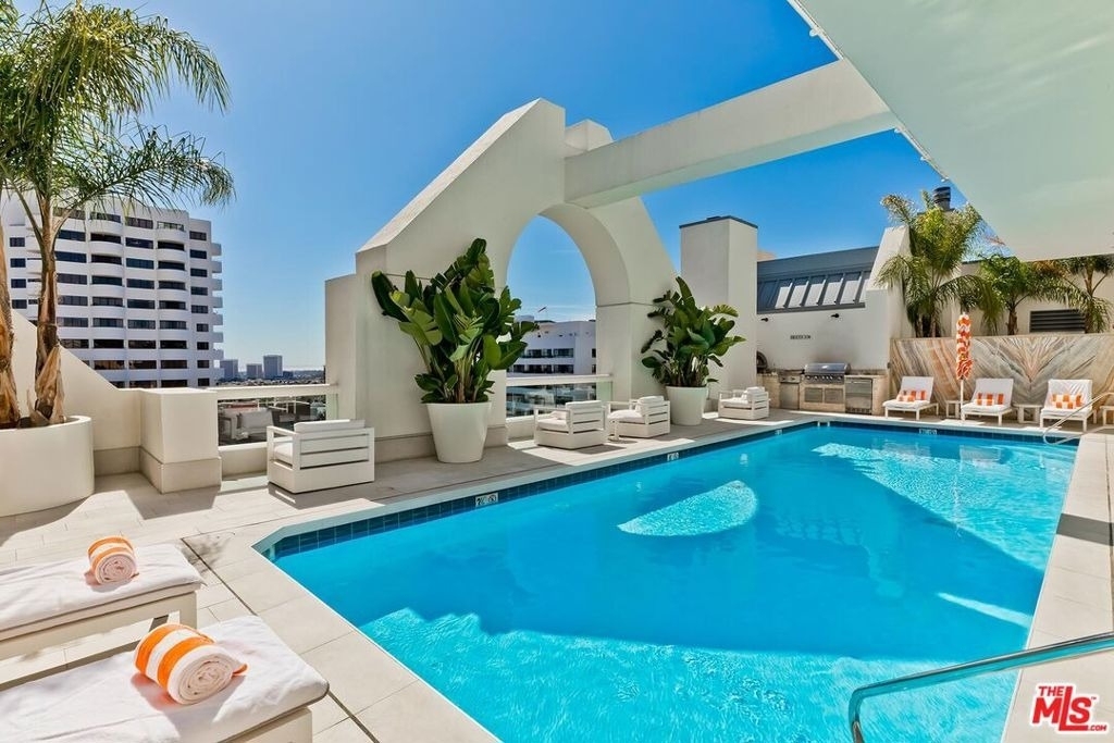 10520 Wilshire Boulevard - Photo 35