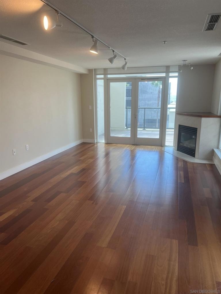 1199 Pacific Hwy. - Photo 9