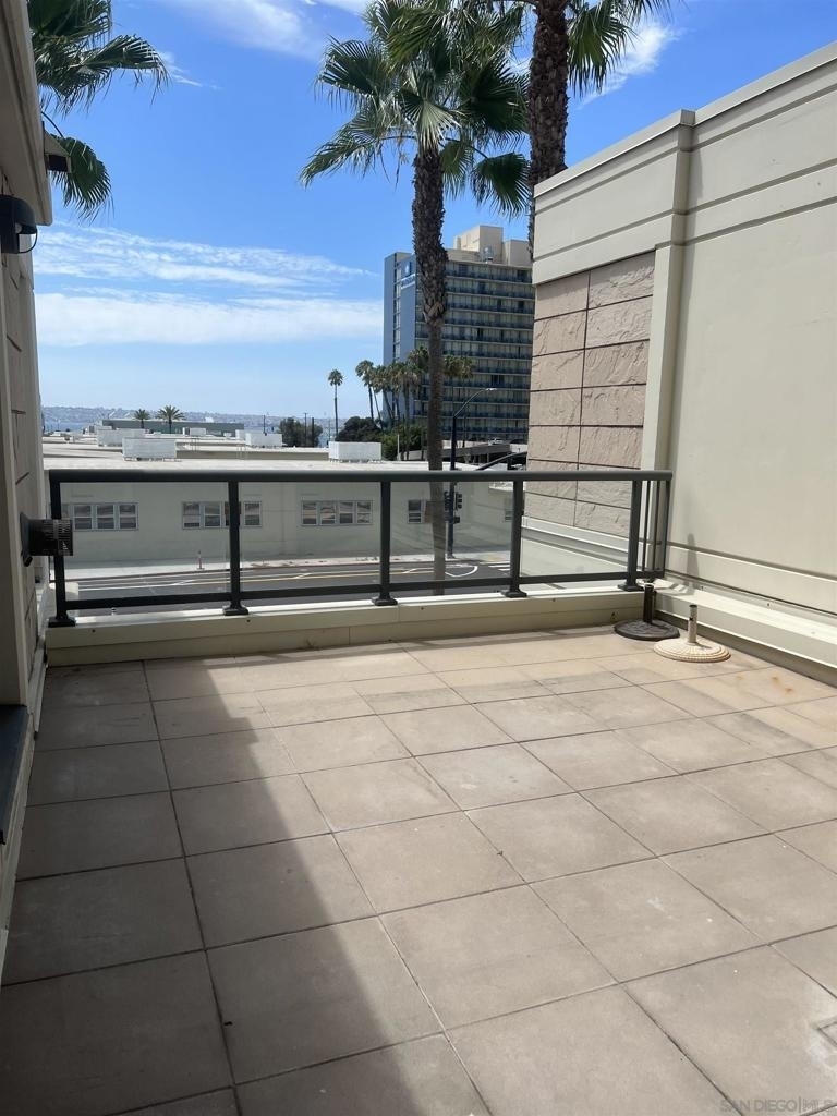1199 Pacific Hwy. - Photo 1