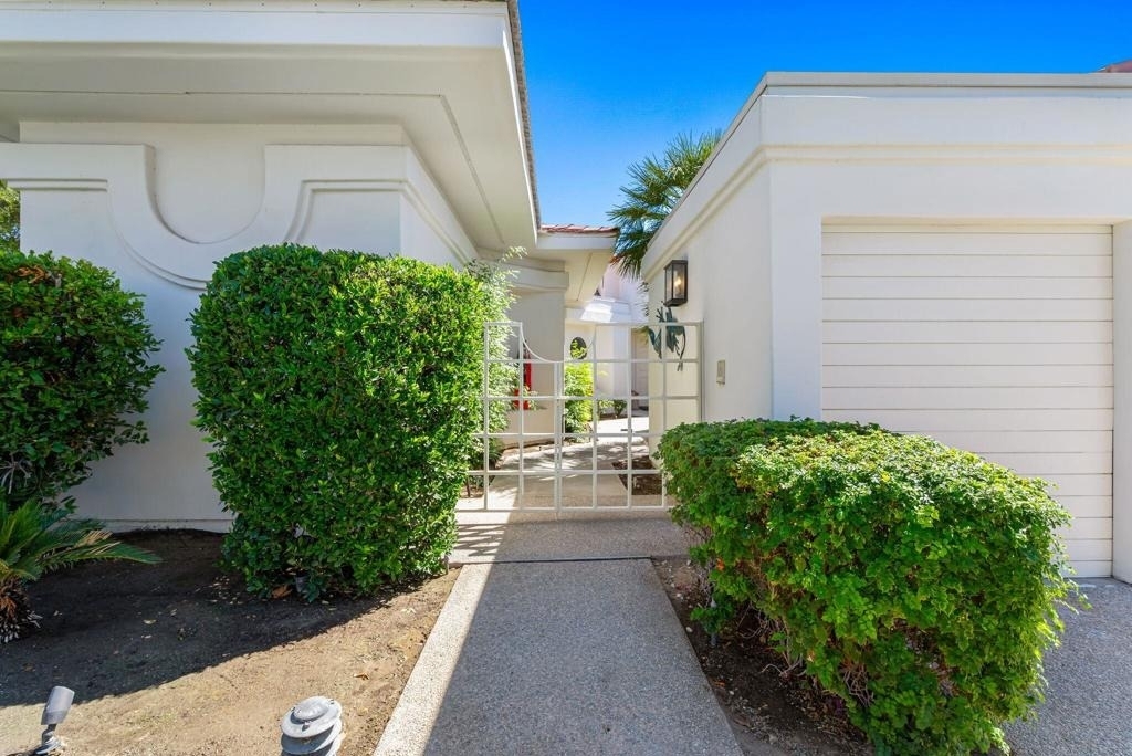 75395 Riviera Drive - Photo 1