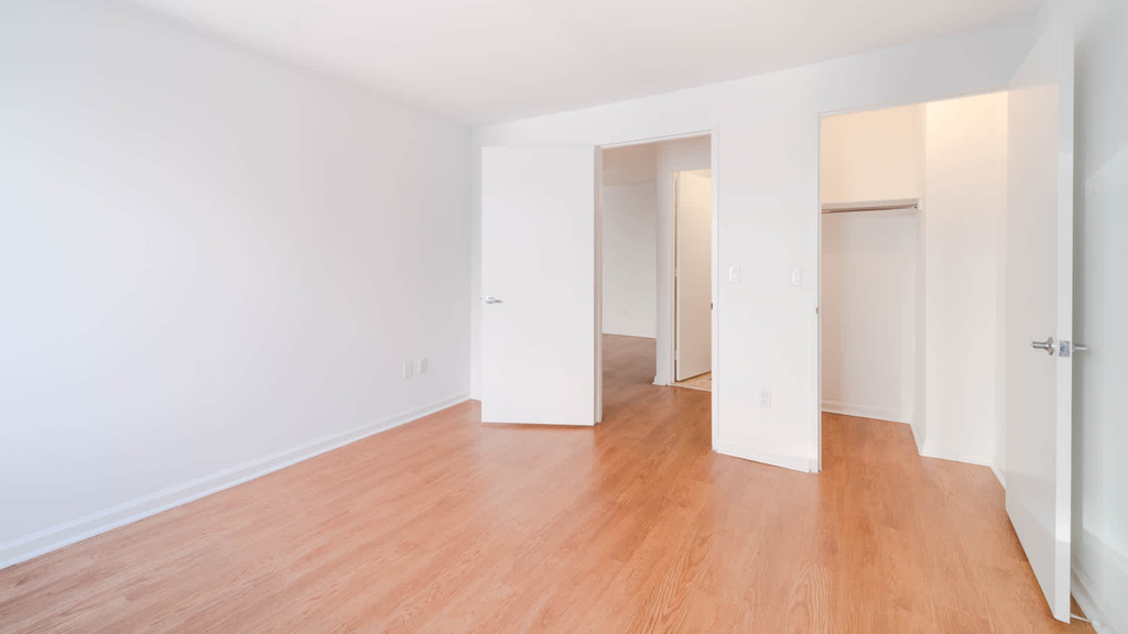300 E. 39th St. - Photo 47