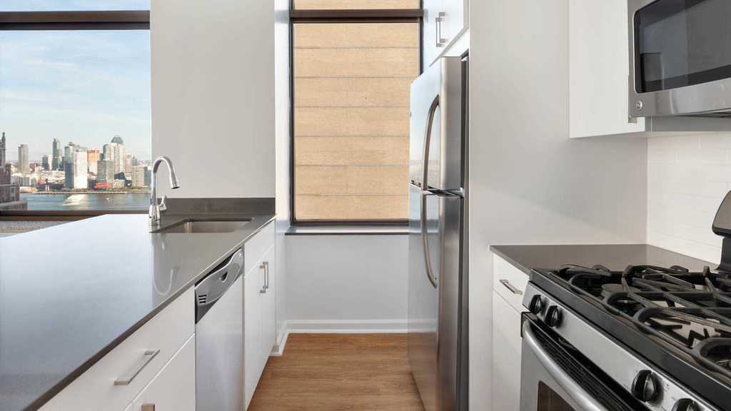300 E. 39th St. - Photo 6