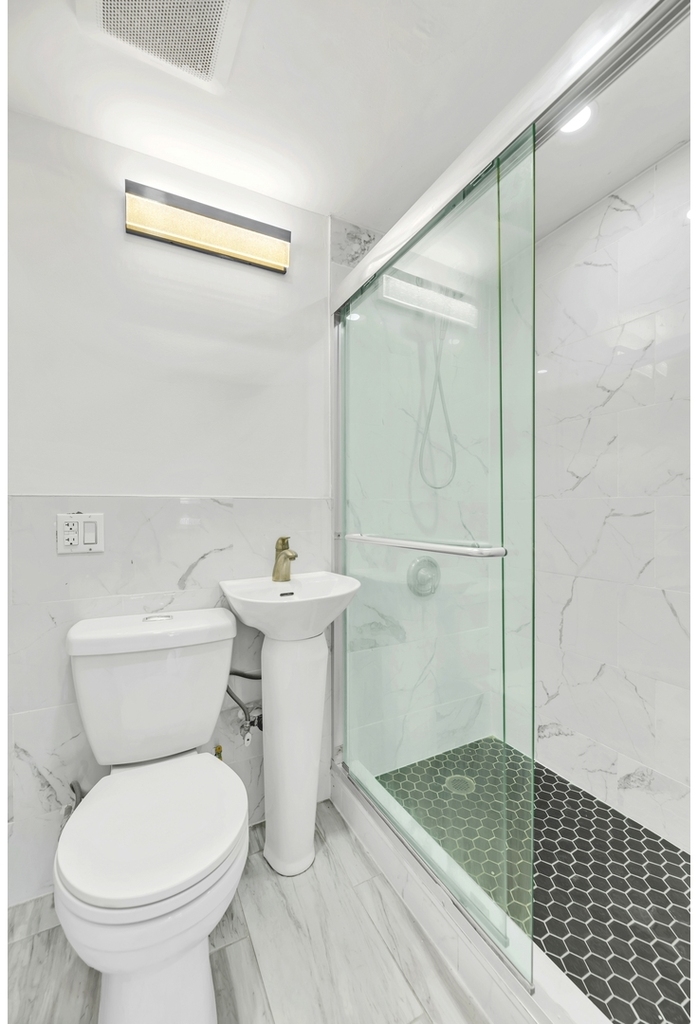 525 E 78th St - Photo 2