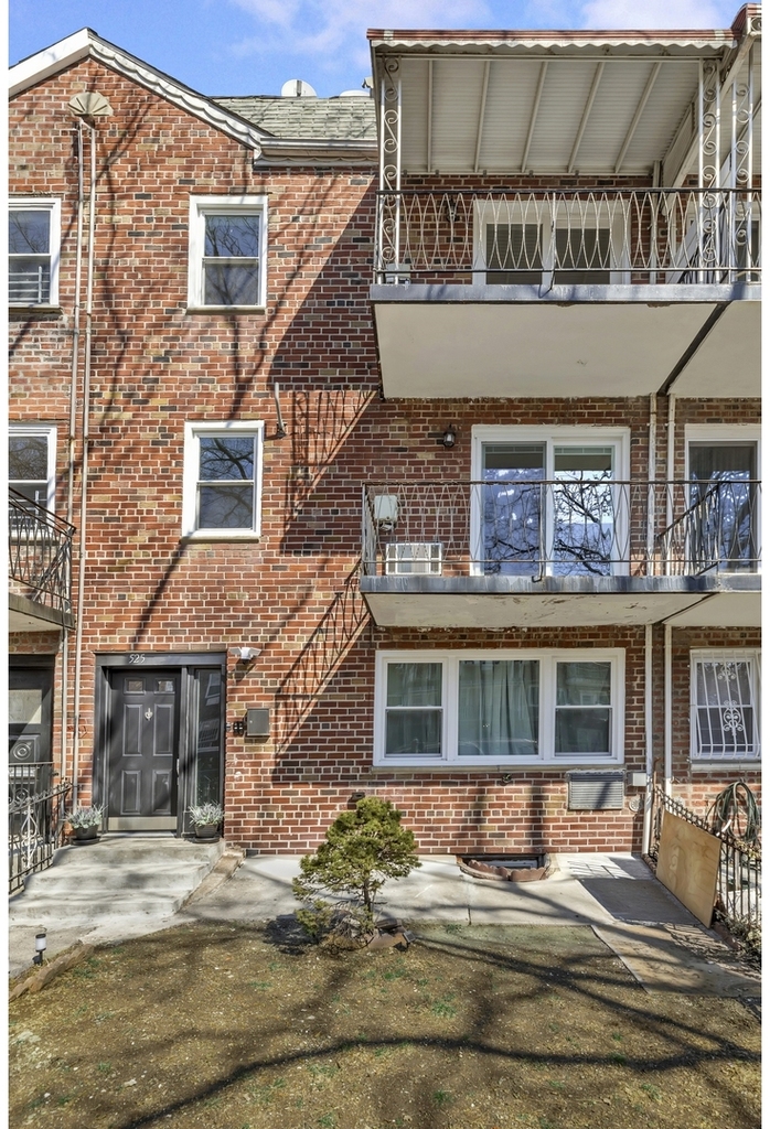 525 E 78th St - Photo 9