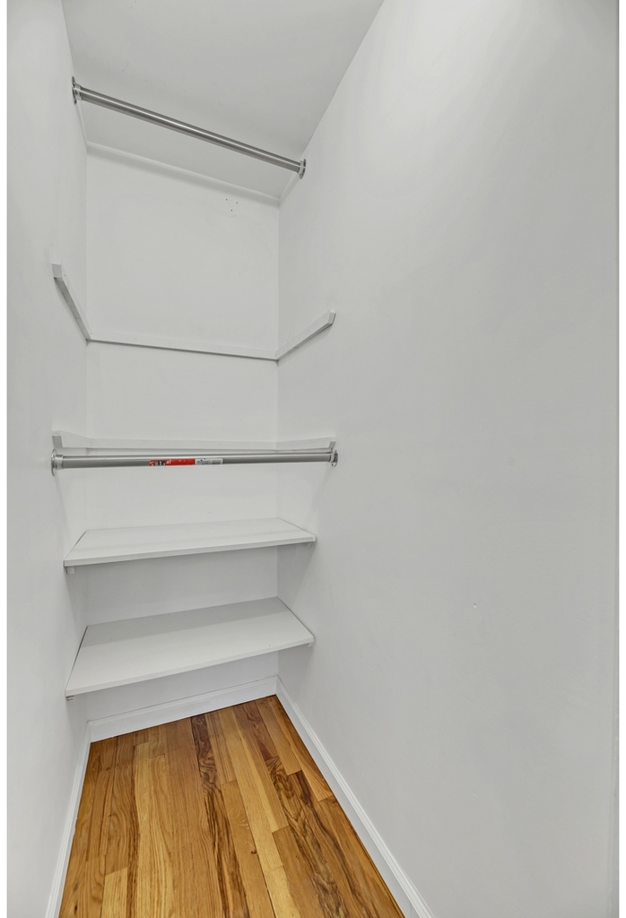 525 E 78th St - Photo 3