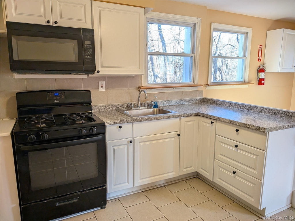 1521 Route 208 - Photo 0