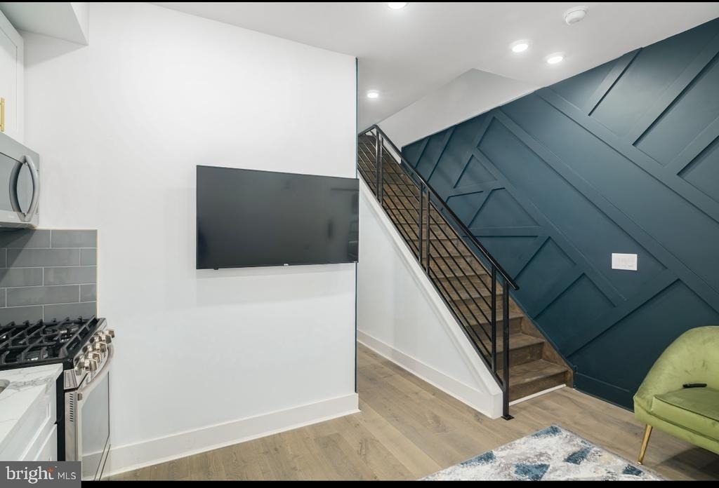 3127 Richmond Street - Photo 3