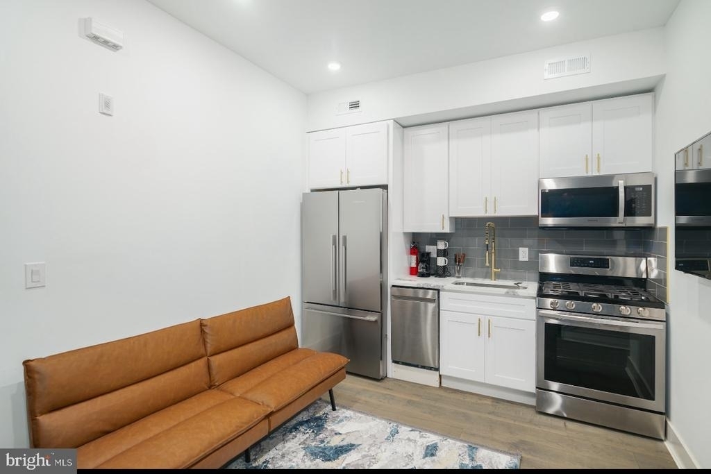 3127 Richmond Street - Photo 2