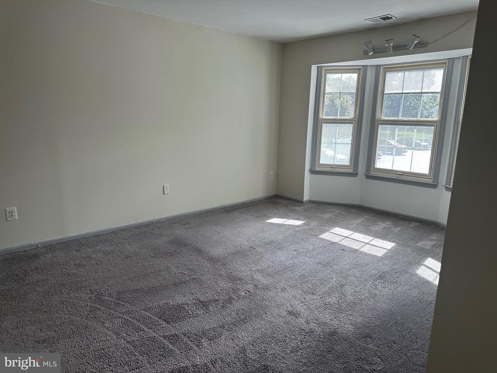 128 Andover Place - Photo 2