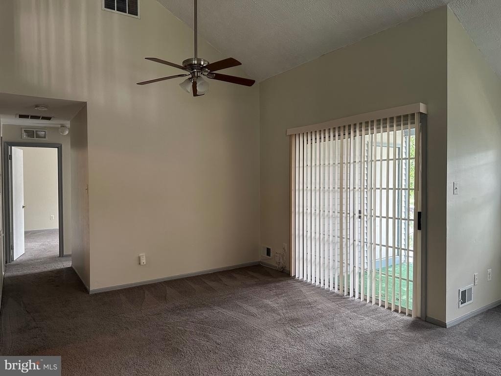128 Andover Place - Photo 4