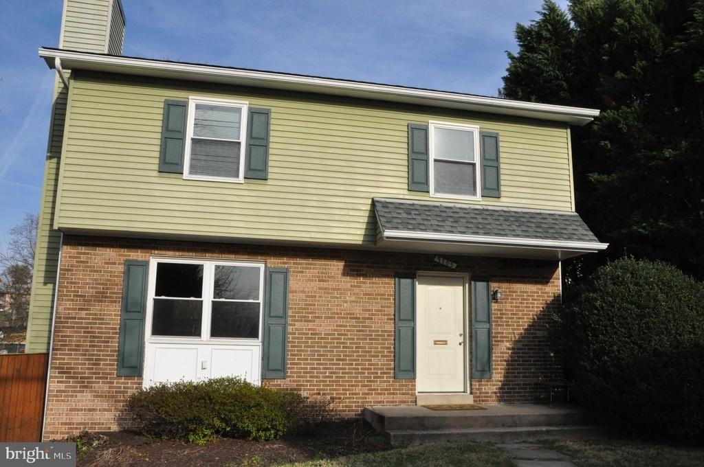9705 Glen Avenue - Photo 1