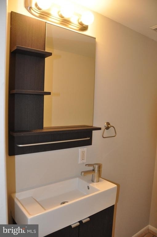 9705 Glen Avenue - Photo 17