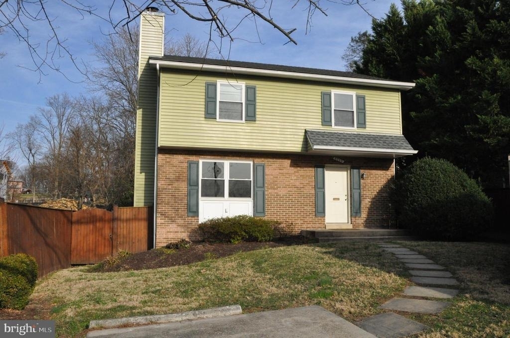 9705 Glen Avenue - Photo 0