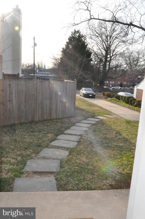 9705 Glen Avenue - Photo 45