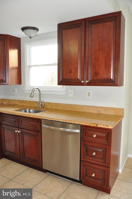 9705 Glen Avenue - Photo 8