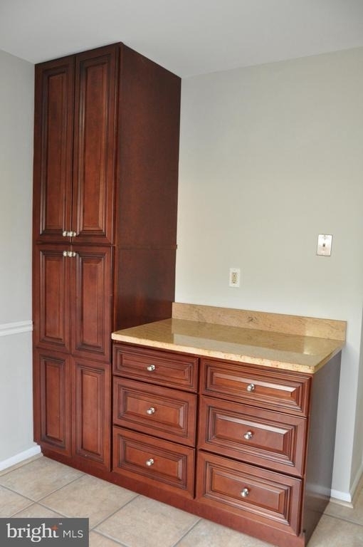 9705 Glen Avenue - Photo 10