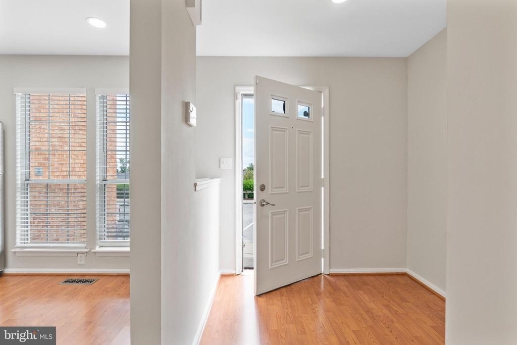1004 Dartmouth Glen Way - Photo 3
