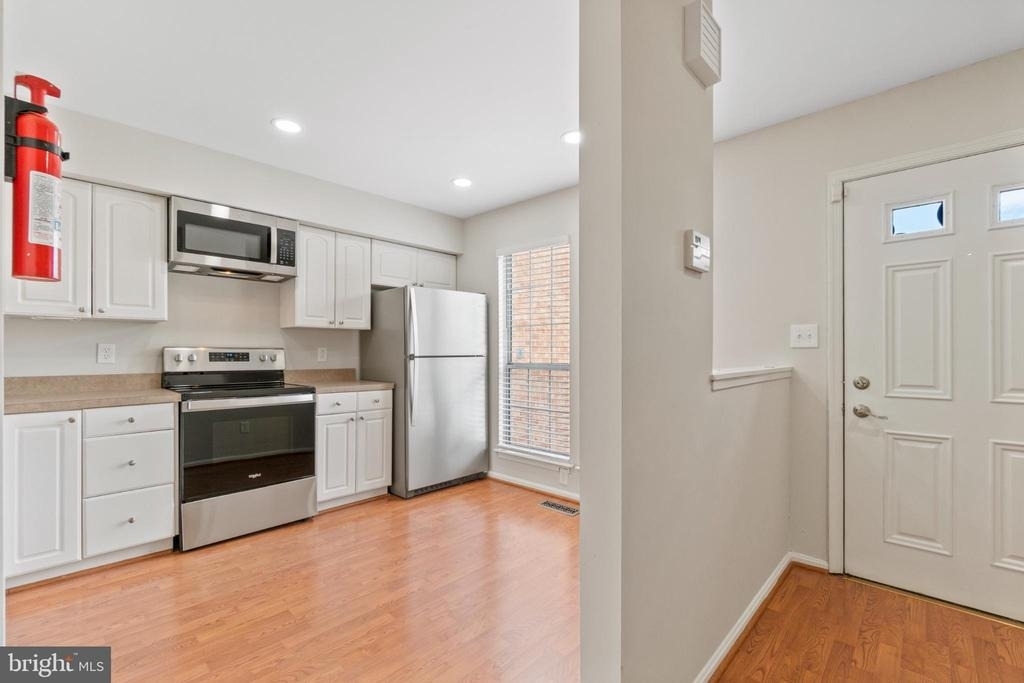 1004 Dartmouth Glen Way - Photo 4