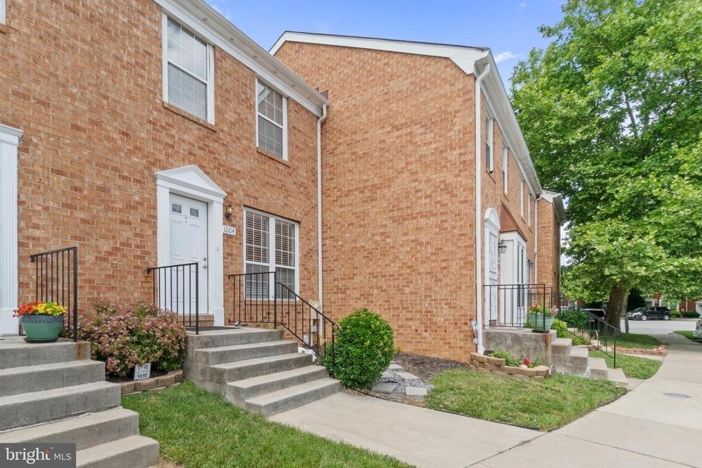 1004 Dartmouth Glen Way - Photo 2
